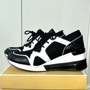 Michael Kors Liv Trainer Extreme black and optic white, sz 9
